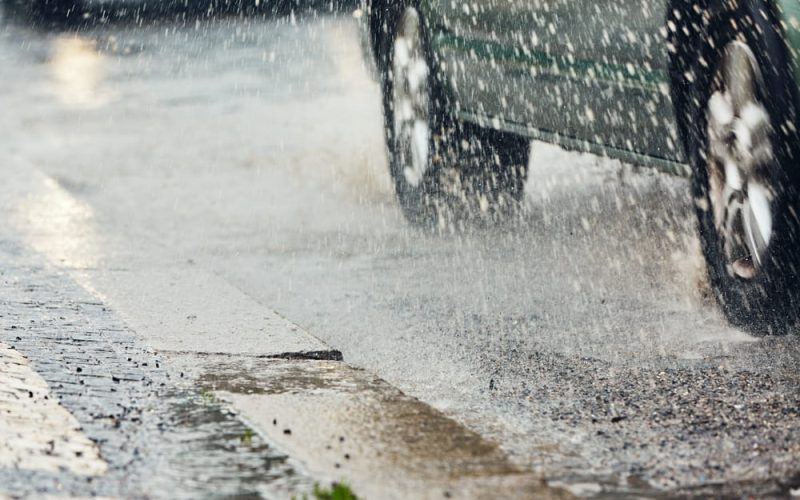 Cómo protegerte al conducir en Panamá durante la temporada de lluvias